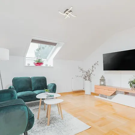 Apartment Ula's Design - Arbeitsplatz - Kuche - Parkplatz - Waschmaschine *