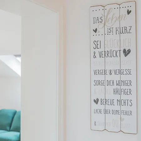 Ula's Design - Arbeitsplatz - Kuche - Parkplatz - Waschmaschine Apartment